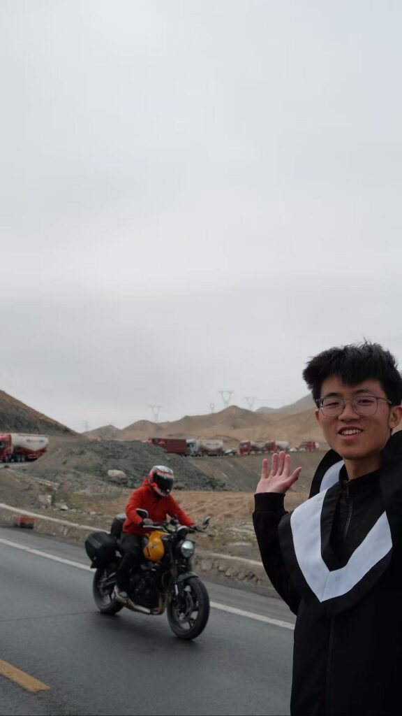 前往黑獨山 堵車